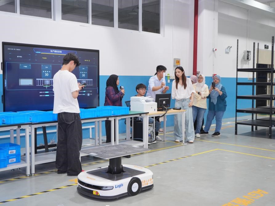 ѧԱ¹ÛĦAGVС³µÊÕÖ§¿â²Ù×÷ ѧԱ¹ÛĦAGVС³µÊÕÖ§¿â²Ù×÷