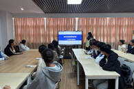 �ƾ�����������ѧԺ��չ�����뵳Ա��ϯ�����桱���д��ר����ѵ