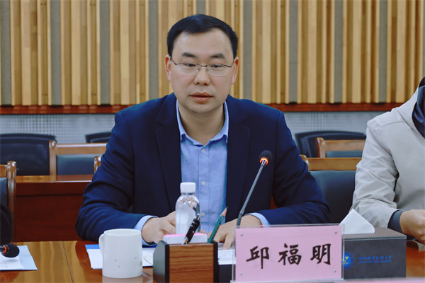 365���й�˾��ί��ί��������У����������