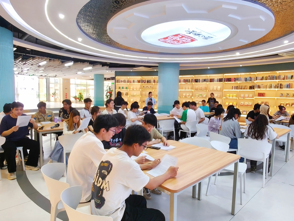 ÔÚ³¡Ê¦ÉúÅäºÏÀʶÁÓ¢Îİ桶îÕßÃþÏó¡· ÔÚ³¡Ê¦ÉúÅäºÏÀʶÁÓ¢Îİ桶îÕßÃþÏó¡·