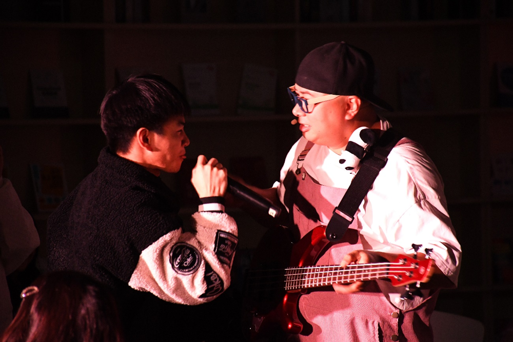 ���ڻ���