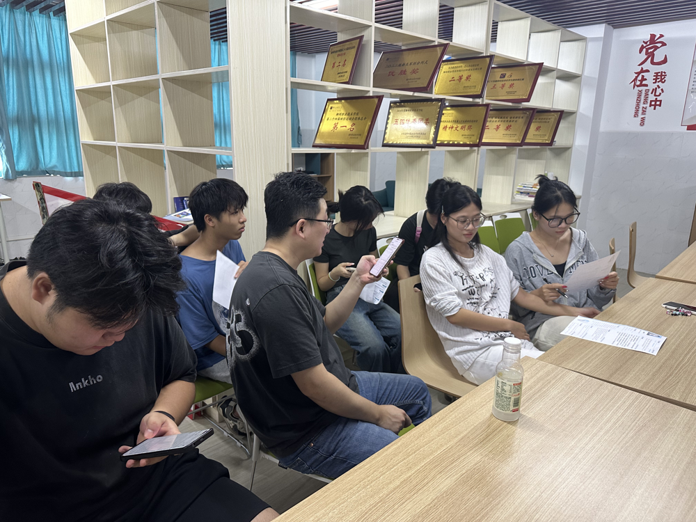 ��Ա������ƾ֤������Ƹ��Ϣָ��ѧ�����Ƽ���