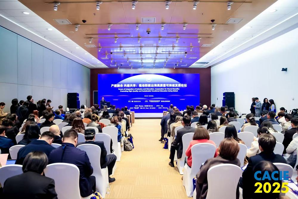 ����̳�λ��ֳ�