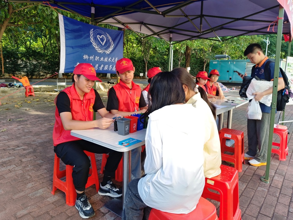 db4f6b31111e45ebacd3278b943b7d95