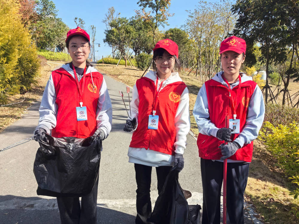 13b12d529ef145efbce5aa7feeff1748