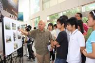 ��Ժ���С�Ư��У԰����Ӱ������Ʒչ