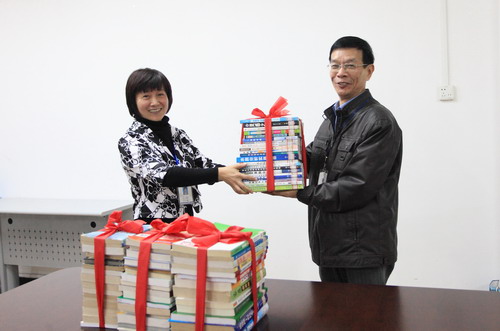 20121126101750347 ͼ¶þ ËÍÉϾ«Ñ¡µÄͼÊé