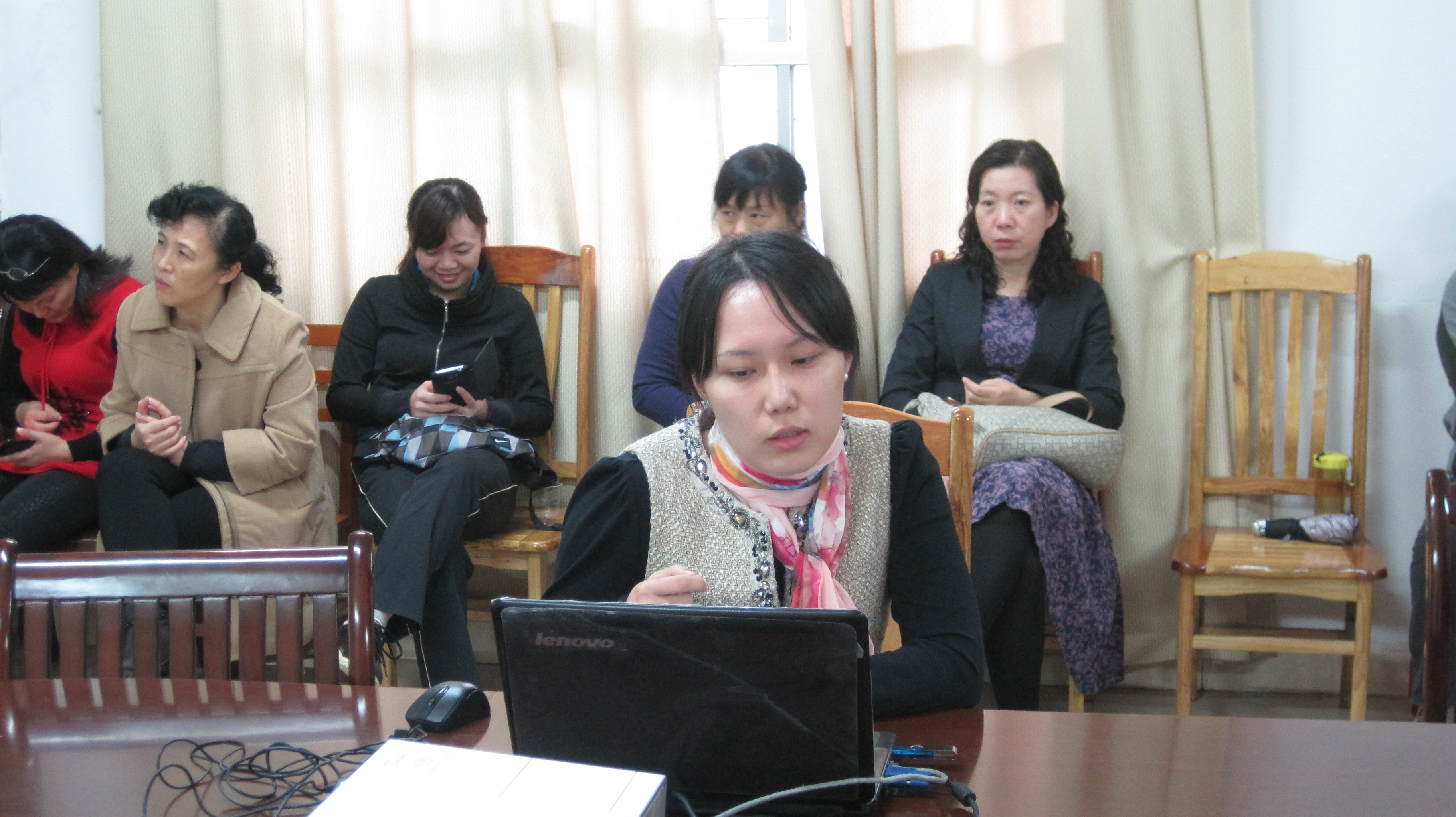 20131022104731107 ÎïÁ÷ÖÎÀí½ÌѧÍŶÓÀîÏþö©ÏÈÉúÔÚ×ö»ã±¨