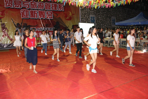 �����趯��ͬ����