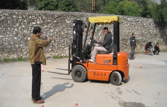 �泵��������ѵ���ֳ�