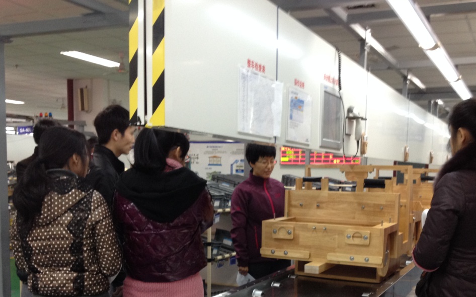 20150123105115260 王浩澂先生正举行精益理论知识培训