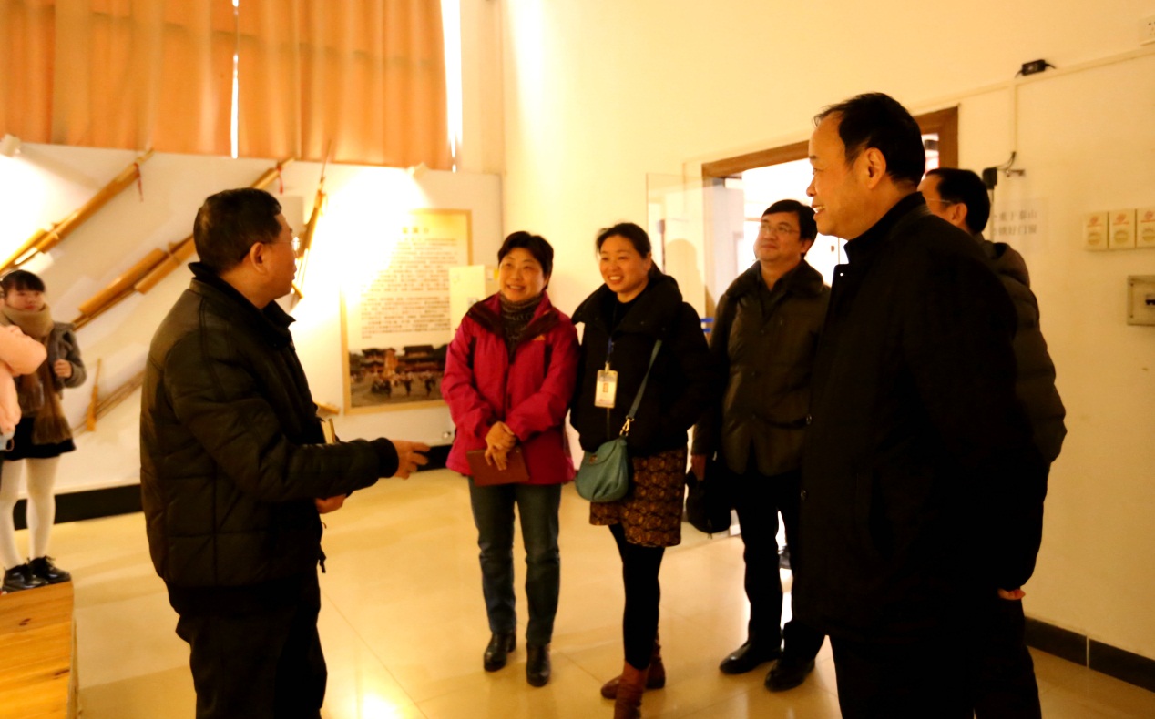 ���Ǵ渱Ժ���ڽ�˵����ѧԺ��Ⱥ�Ļ������