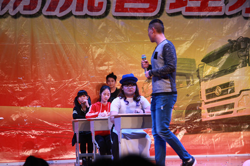 ����Щ��һ��׷����Ů����ʵ������