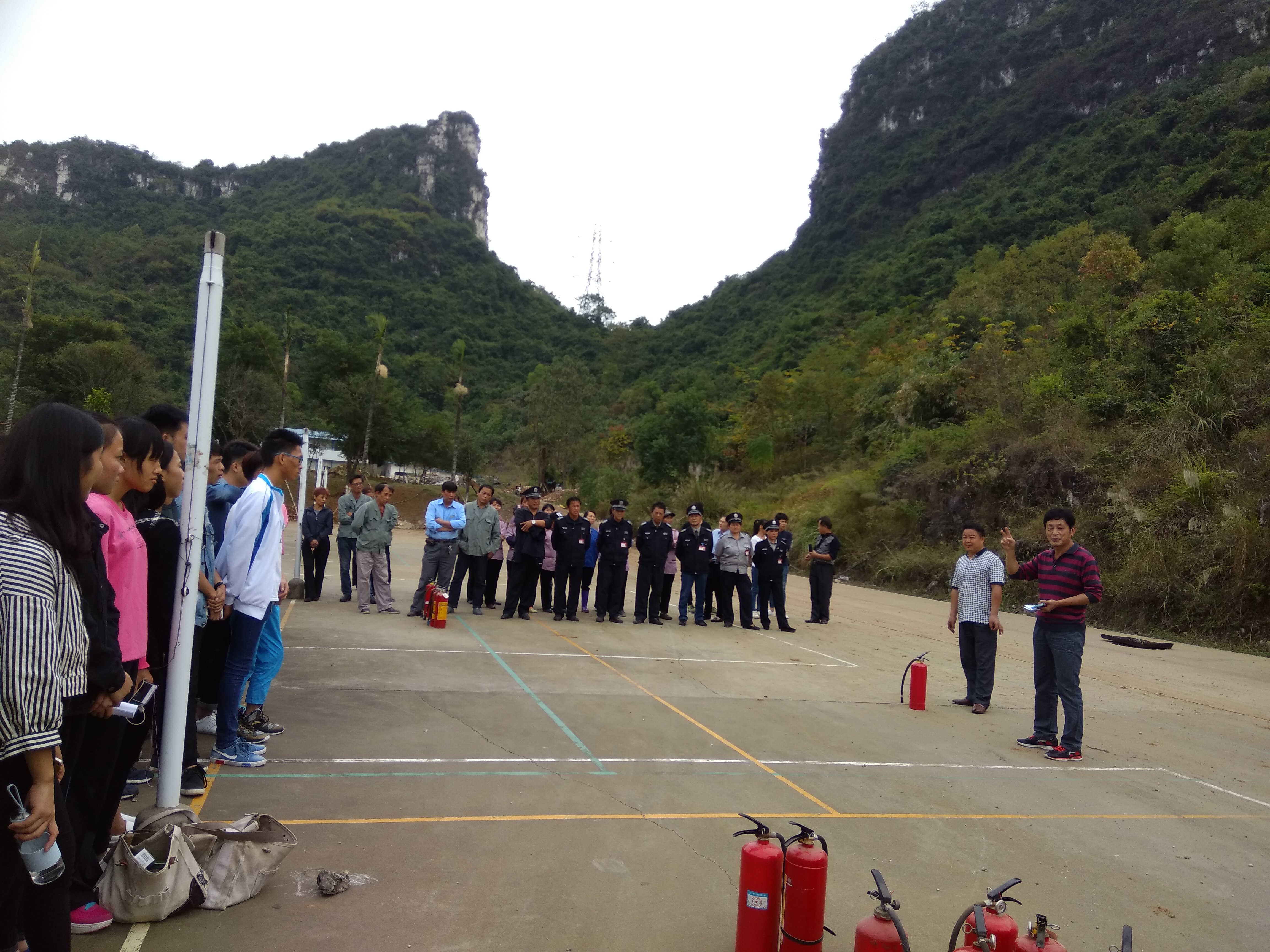 �ߴ����������徲֪ʶ��ѵ�������ʹ����ѵ