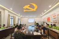 ������ʳ�﹤��ѧԺѧ����֧���ٿ�׼����Ա���մ��