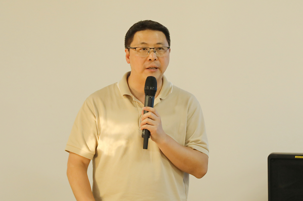 ��У����������ר�����