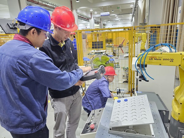 ��ϯ��Աָ����ҵ��Ա���л�е�˲���