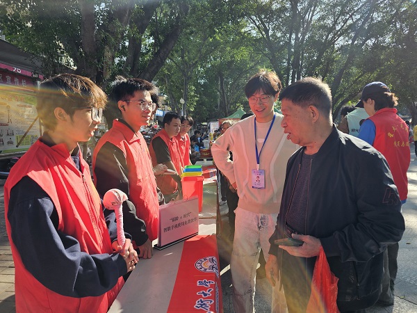 ¡°ÒøÁäEʱ´ú¡±»î¶¯ÏÖ³¡ ¡°ÒøÁäEʱ´ú¡±»î¶¯ÏÖ³¡