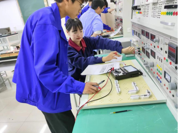 5ab5bae04f234a248d46e718ed4cc9fe