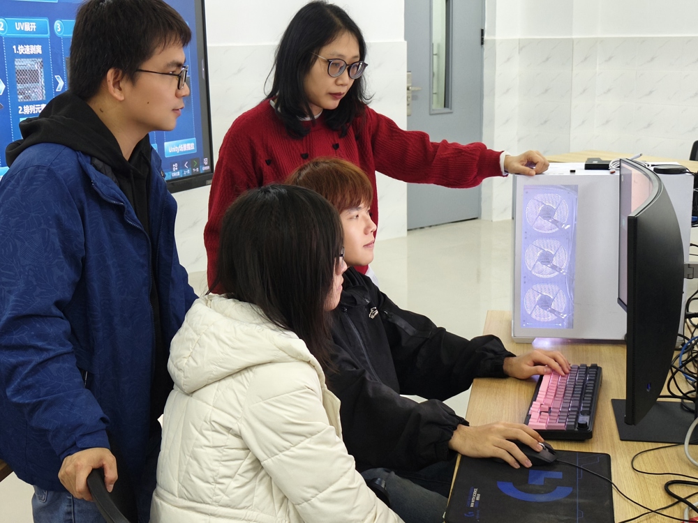 4.�Ŷ�����ָ֯��ѧ�����뻪����ɫ�о�Ժ�����ϻ�������ҵ��𳡾���AIӦ�ÿ���