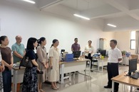 У��ο�����ڼ��ظ�λ��ʦ��Ա��