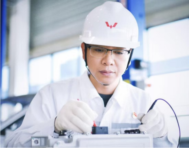 Mr. Chen Xianxin at work