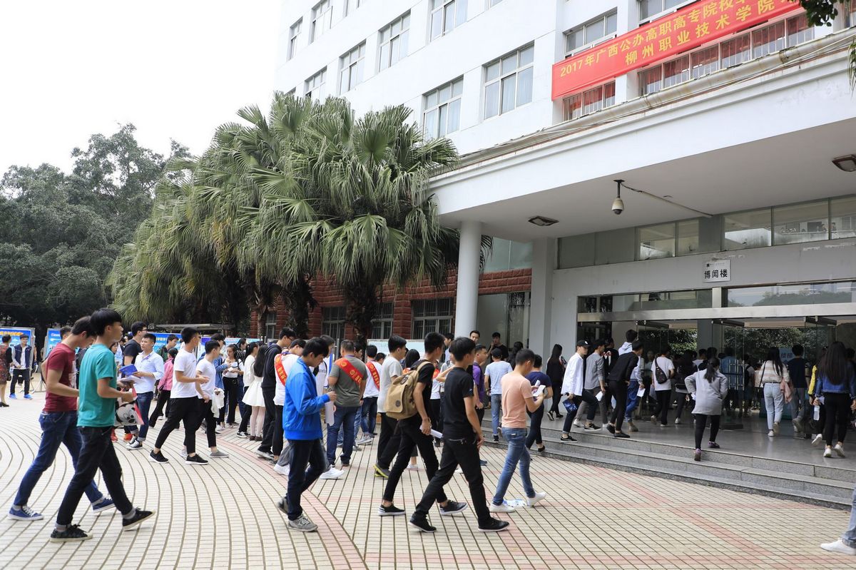 612967270fdc4a8b9111759c4ea5c15a