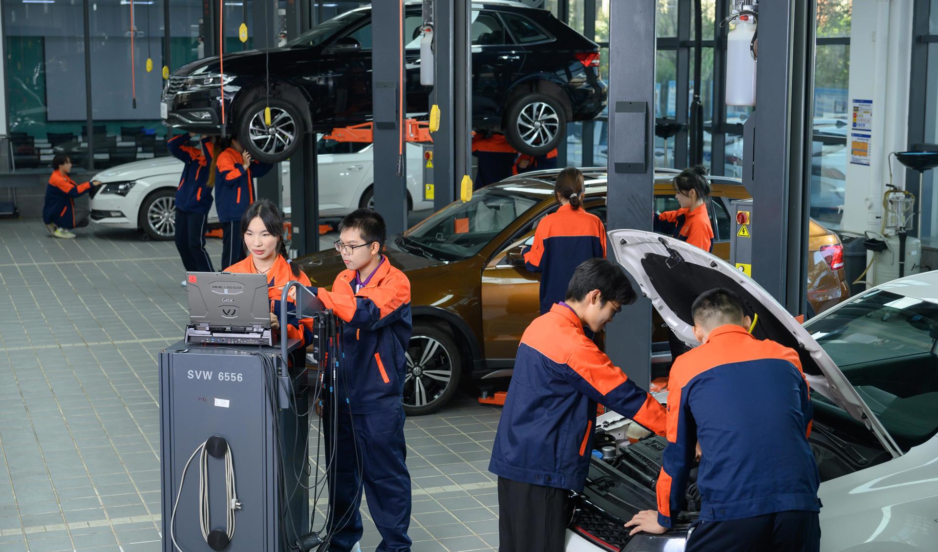 �ڽ���365���й�˾ǰ��ѧ��