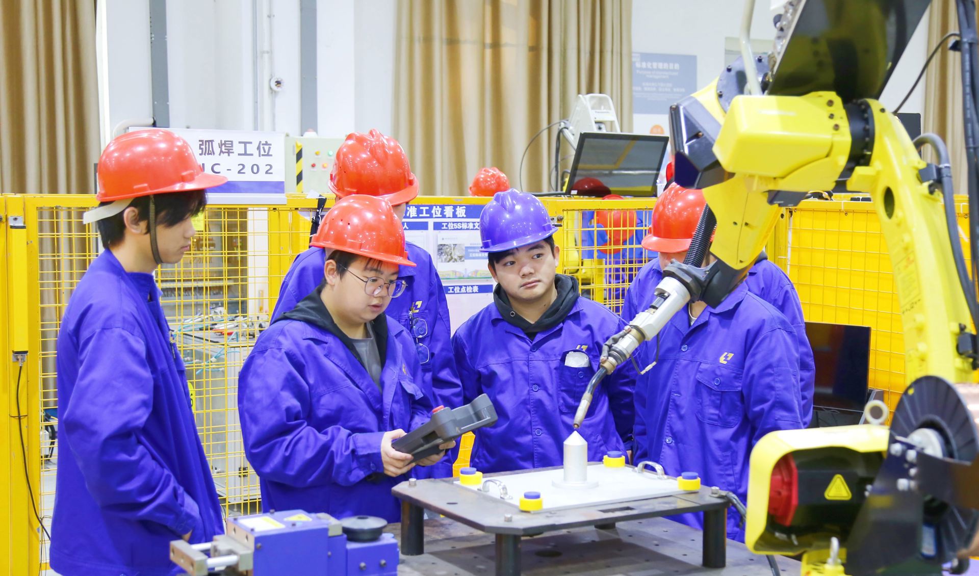 ѧ����У��