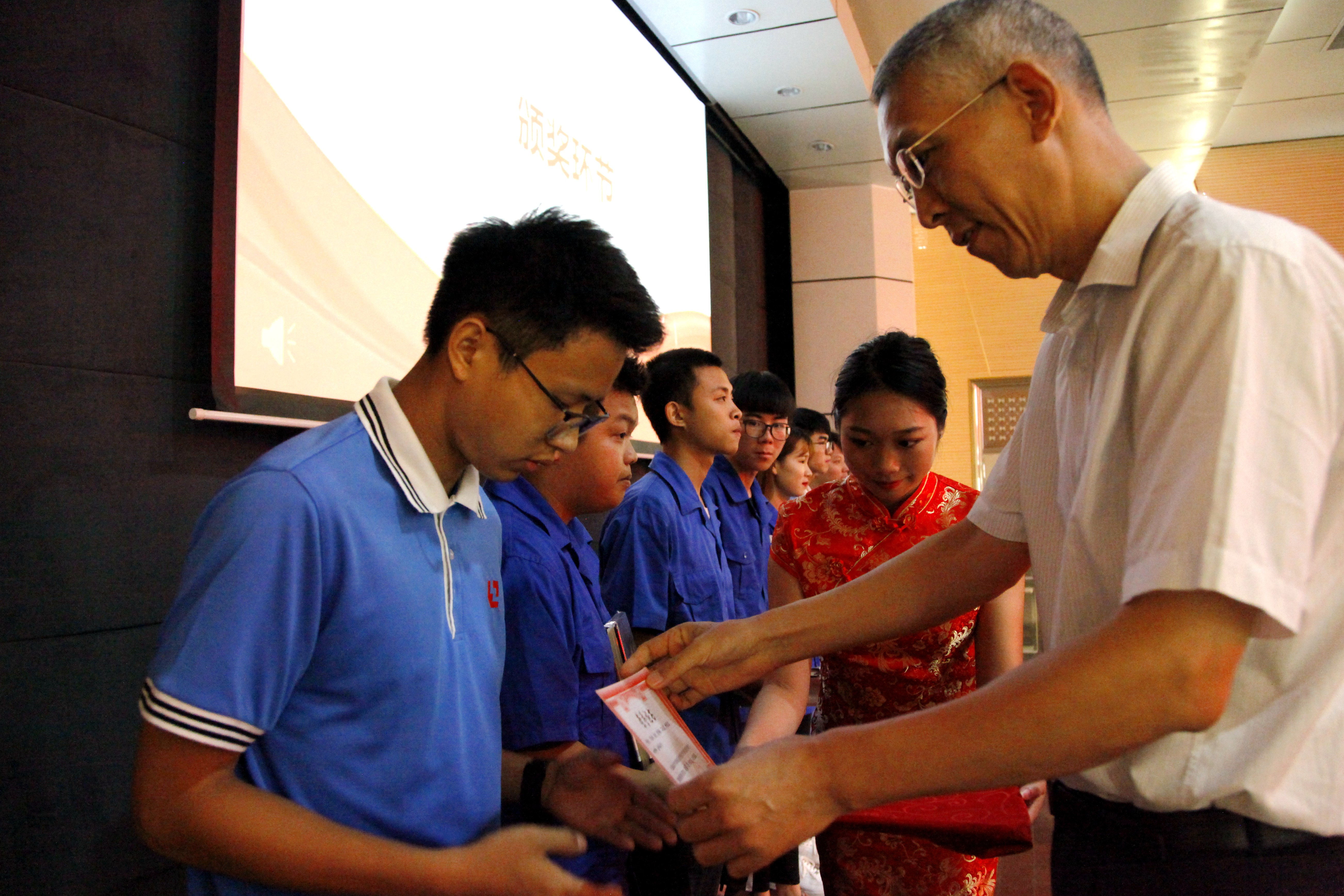 201906281821037650.jpg 201906281821037650.jpg