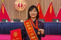 ϲѶ����У�ѻ�֥���ٻ�������һ��������������ƺ�