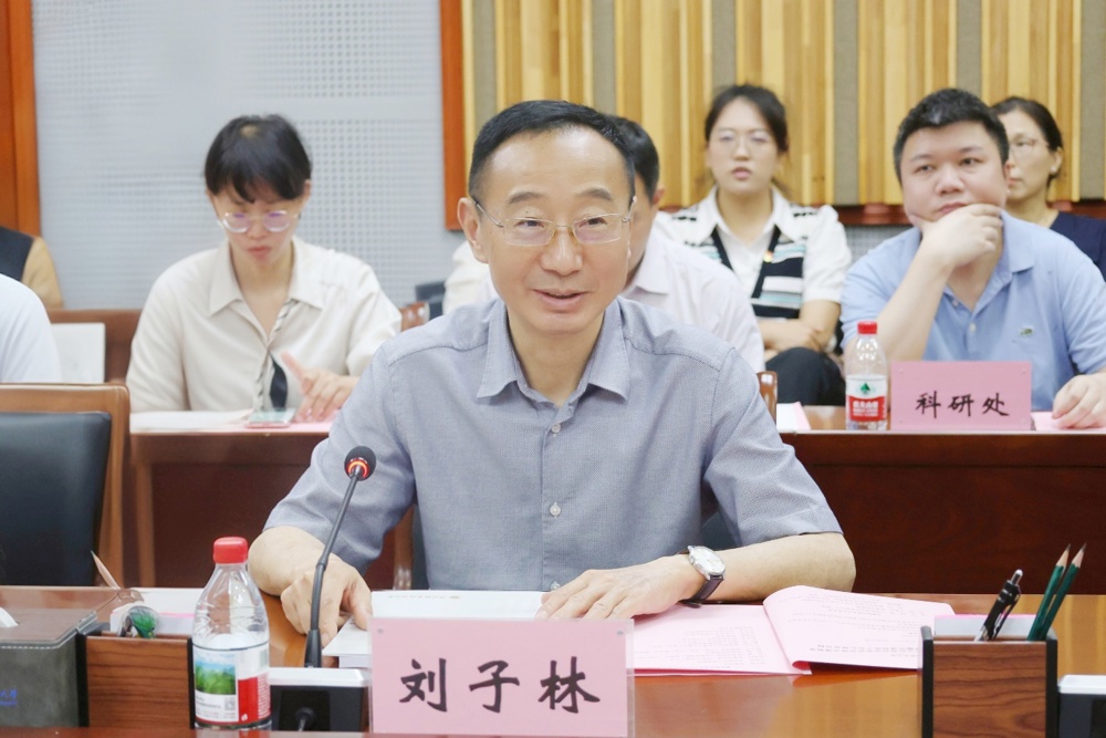 e2f67e43d3b7444d892521bfa7dfd36f