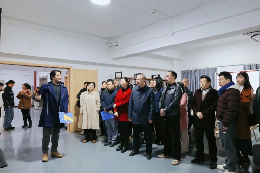 365���й�˾(Ӣ��)����-�ٷ���վ