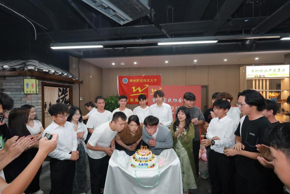 c5f2eaa70d854a3881dbdc3a5b155707 IMG_6995