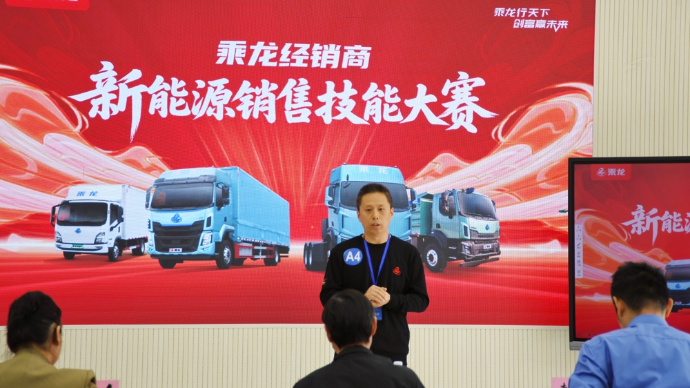 retouch_2025102518052844 retouch_2025102518052844