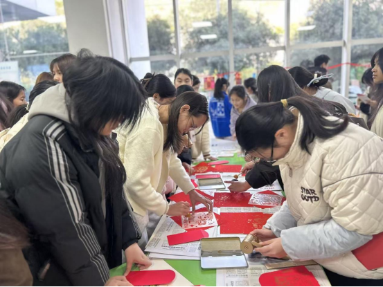 e78c9c2103934feaa2edeca8ab1f2466