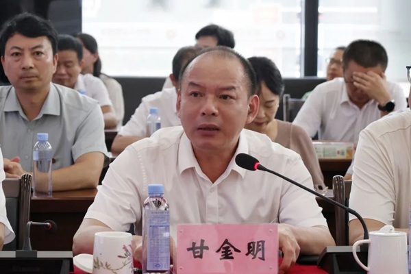 365���й�˾��ί�����������У���ʽ�������ѧУս�Կ�չ����