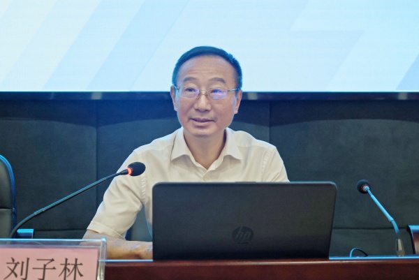 f92ec0fa3f124896ac85905dd2ac949b