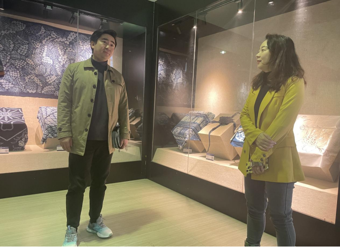 7b18ed81406f434c89bac727ff95a37d