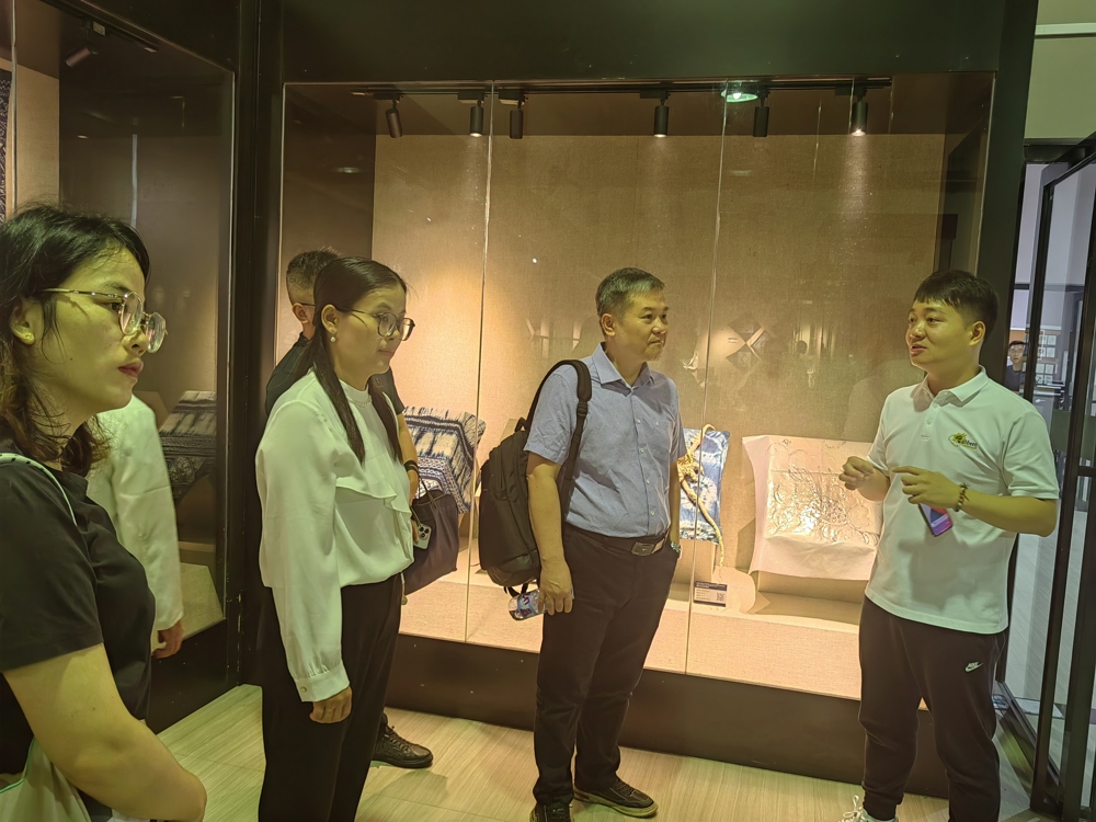 dcb3ced0932c4c65a97b9fd062bb0569