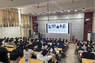 ����ѧԺ����У�ѡ��������ʦ��������������������ƿΡ� 