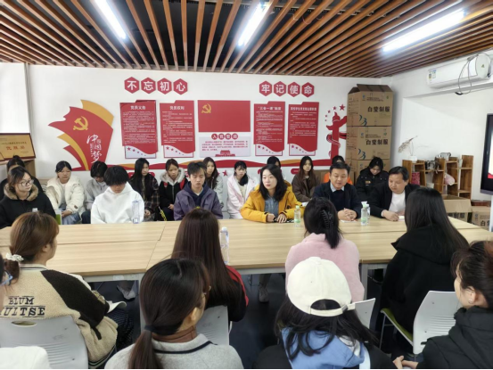 4d05a1b9d3bb4da085f8f0e66fbfde40